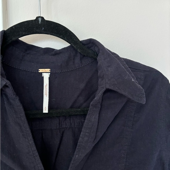 Free People Navy Blue linen Cotton Shirt  oversized size S “ready or not” top - Picture 4 of 7